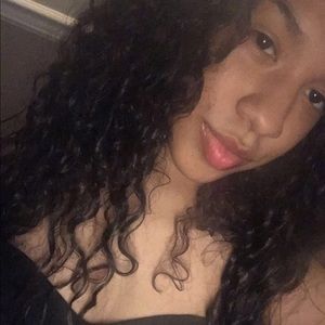 Meet your Posher, Anny